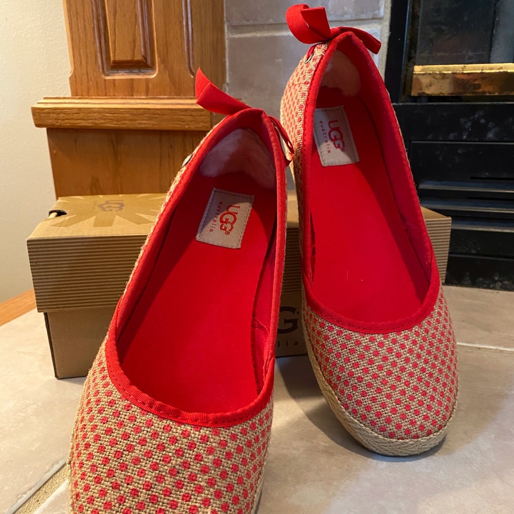 UGG Burlap Slip-on